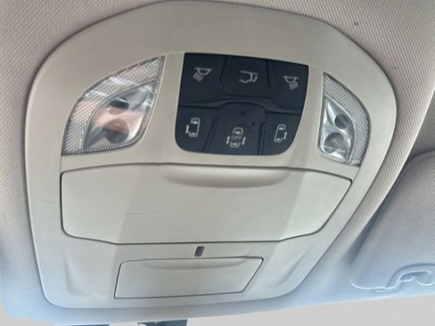 Used 2019 Chrysler Pacifica Touring Plus w/ Advanced Safetytec Group FWD image 30