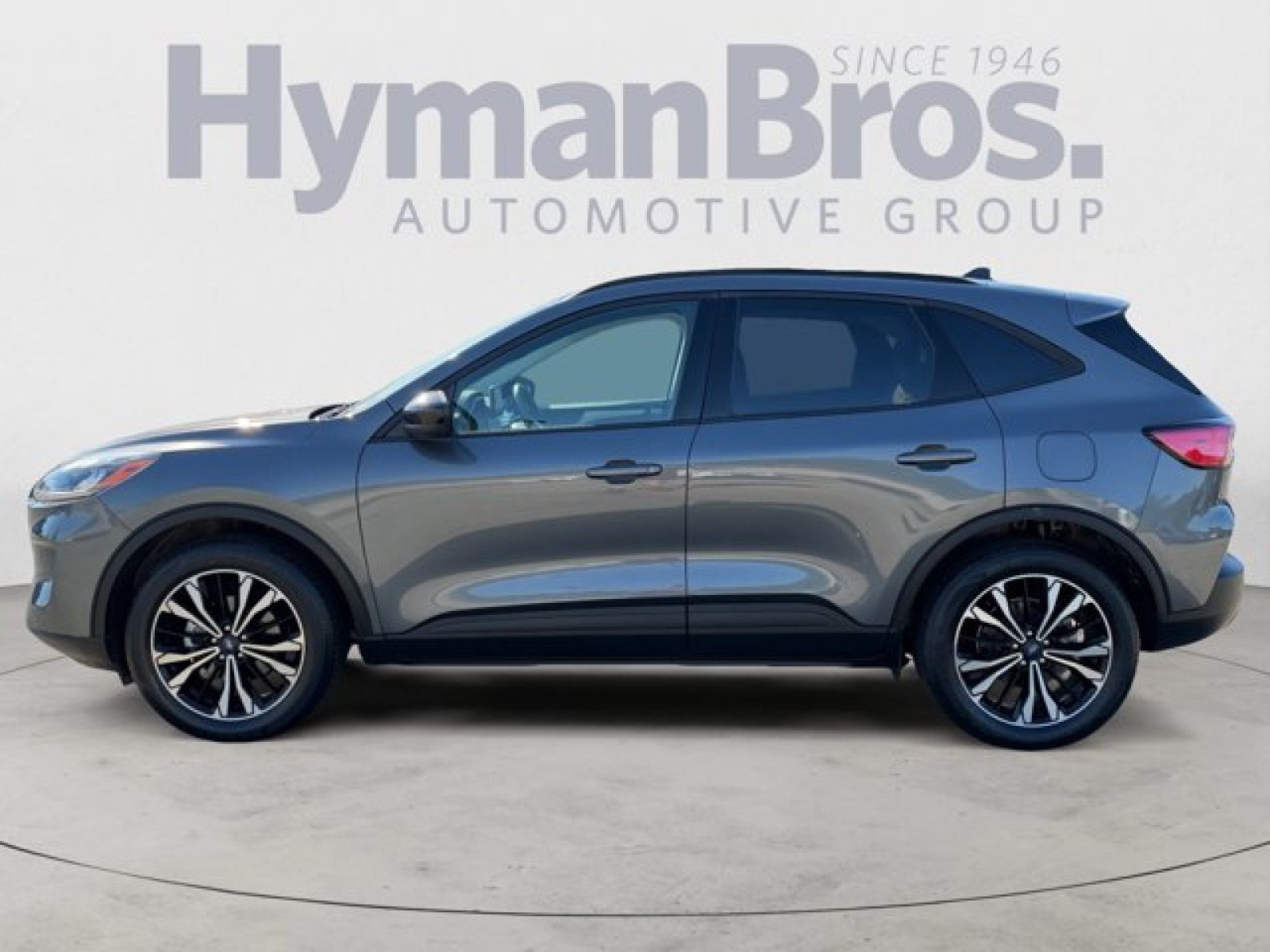Used 2022 Ford Escape SE w/ SE Sport Appearance Package AWD/4WD image 6