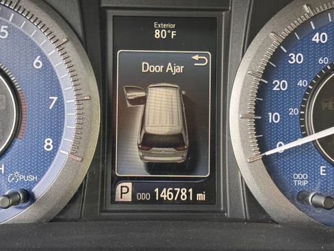 Used 2015 Toyota Sienna XLE w/ XLE Navigation Package FWD image 22