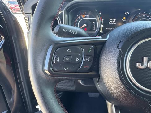 Used 2024 Jeep Wrangler Unlimited Rubicon AWD/4WD image 22