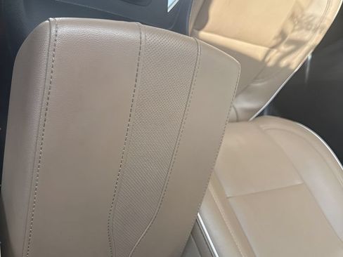 Used 2022 Chevrolet Traverse Premier AWD/4WD image 19