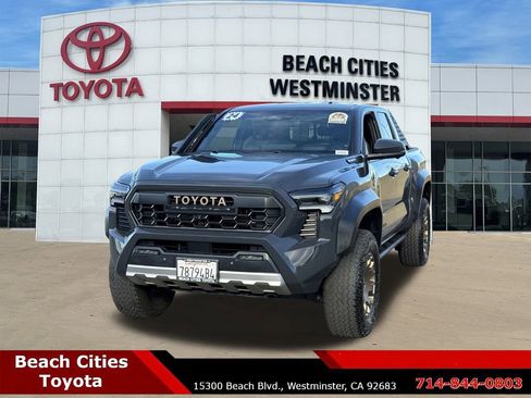 Used 2024 Toyota Tacoma Trailhunter image 5
