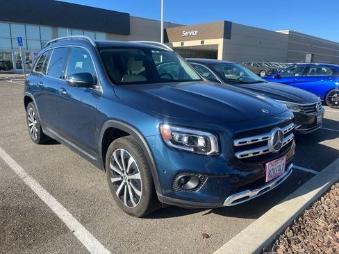Used 2021 Mercedes-Benz GLB 250 4MATIC image 4