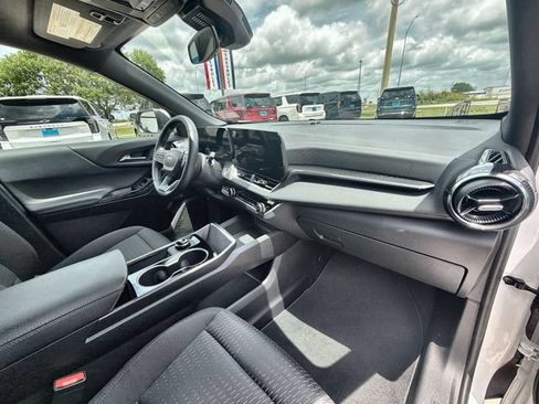 Used 2026 Chevrolet Equinox LT FWD image 28