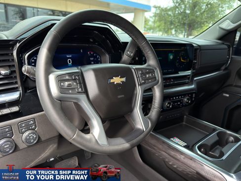 Used 2024 Chevrolet Silverado 2500 LTZ w/ LTZ Premium Package AWD/4WD image 20