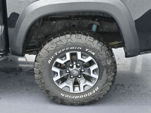 Used 2021 Toyota Tacoma TRD Off-Road image 36