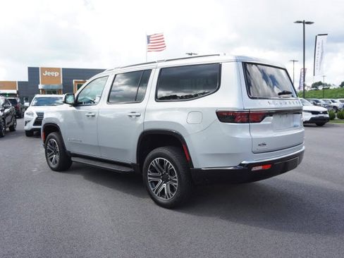 New 2022 Jeep Wagoneer Series III image 6