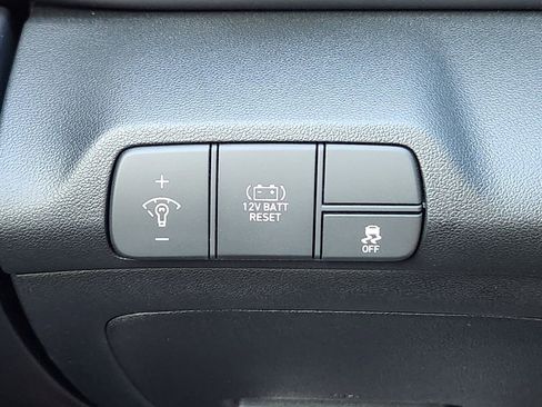 New 2025 Hyundai Elantra SEL FWD image 23