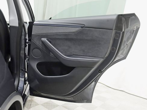 Used 2026 Tesla Model Y Long Range image 35