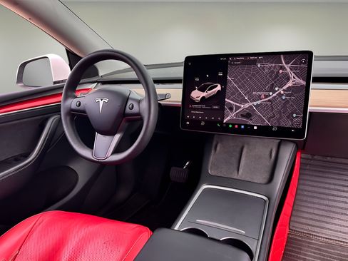 Used 2023 Tesla Model Y Long Range AWD/4WD image 7