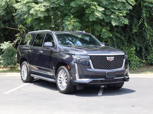 Used 2023 Cadillac Escalade Premium Luxury w/ LPO, Floor Liner Package AWD/4WD image 9