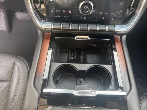 Used 2025 GMC Yukon Denali image 13