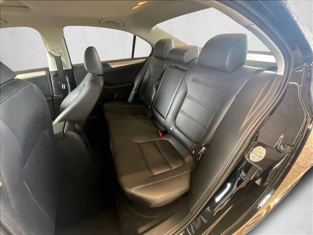 Used 2017 Volkswagen Jetta SE FWD image 25