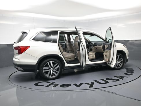 Used 2016 Honda Pilot Touring image 26