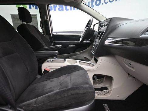 Used 2014 Dodge Grand Caravan SXT FWD image 9