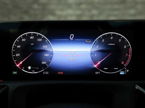 Used 2025 Mercedes-Benz CLA 250 4MATIC image 27