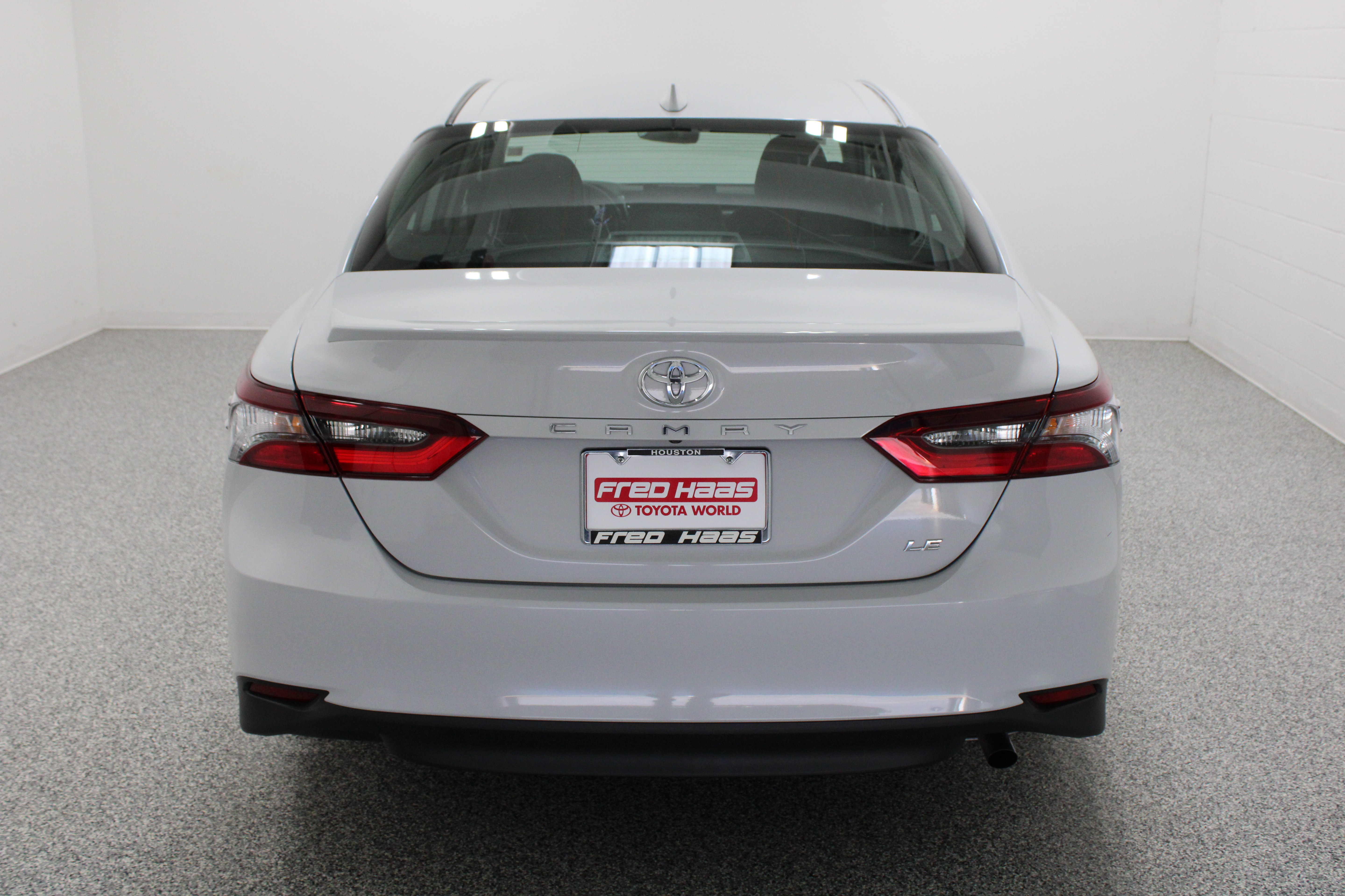 Used 2024 Toyota Camry LE FWD image 8