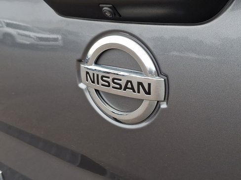 Used 2017 Nissan Titan SV image 30