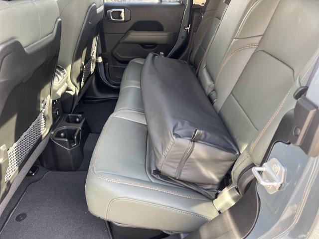New 2026 Jeep Gladiator Mojave w/ Steel Bumper Group AWD/4WD image 14