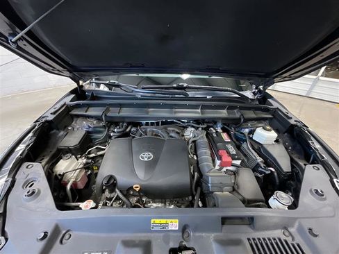 Used 2021 Toyota Highlander XLE image 31
