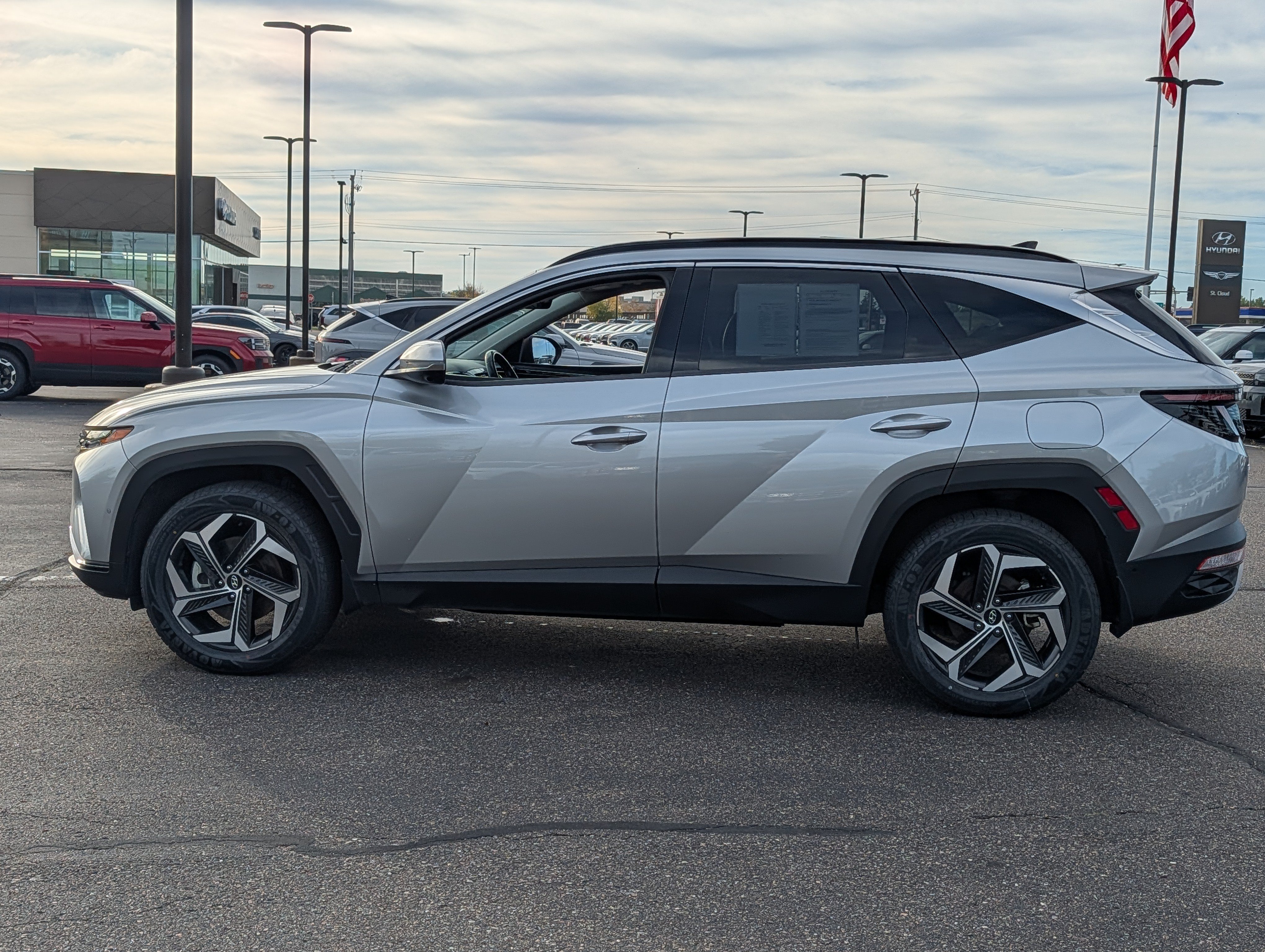 Used 2022 Hyundai Tucson Limited AWD/4WD image 2
