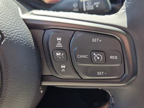 Used 2025 Jeep Gladiator Rubicon AWD/4WD image 30