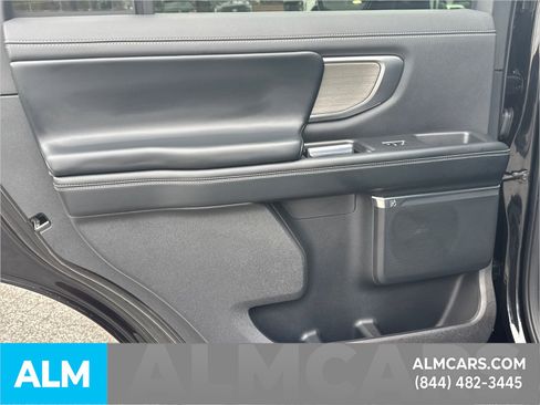 Certified 2025 Ford Expedition Platinum image 28