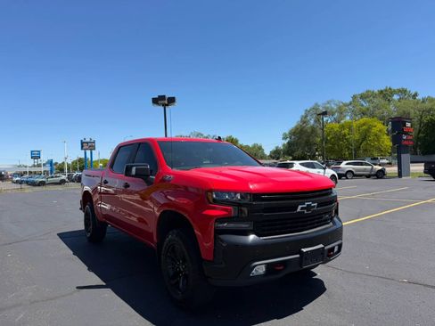 Used 2020 Chevrolet Silverado 1500 LT Trail Boss AWD/4WD image 3