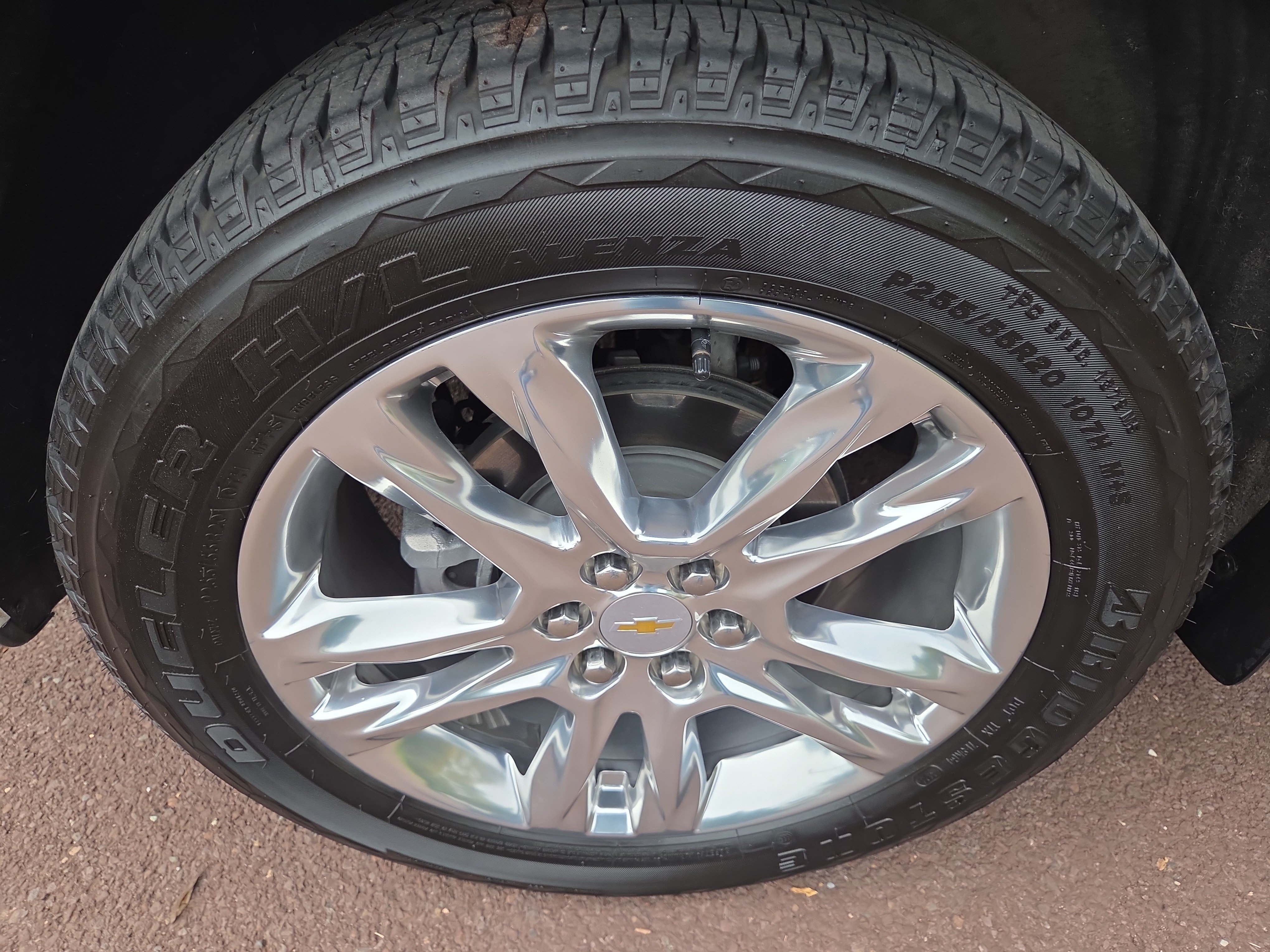 Used 2020 Chevrolet Traverse High Country w/ LPO, Floor Liner Package AWD/4WD image 9
