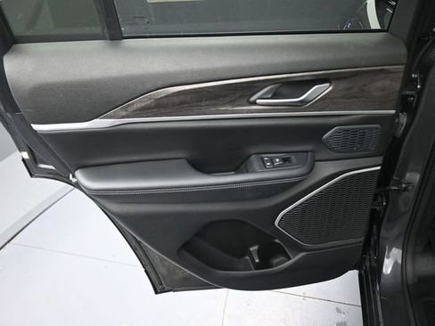 Used 2023 Jeep Grand Cherokee 4WD 4xe image 25