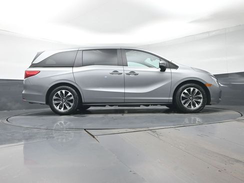 Used 2023 Honda Odyssey EX-L image 31