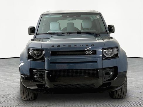 Used 2025 Land Rover Defender 110 X-Dynamic SE image 2