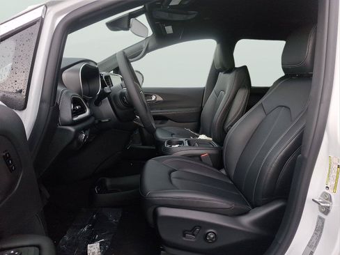 New 2027 Chrysler Pacifica Select AWD/4WD image 9