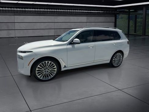 Used 2023 BMW X7 xDrive40i w/ Premium Package AWD/4WD image 4