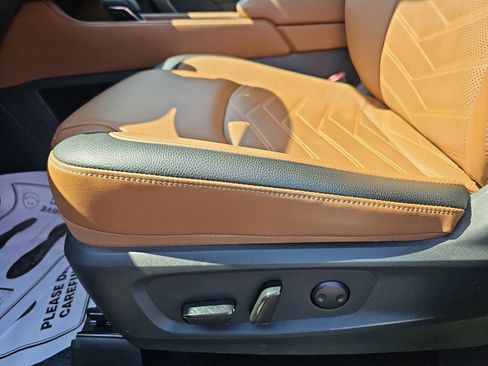 Used 2024 Nissan Pathfinder Platinum w/ Cargo Package image 31