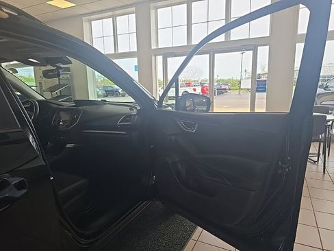 Used 2022 Subaru Forester Premium AWD/4WD image 39