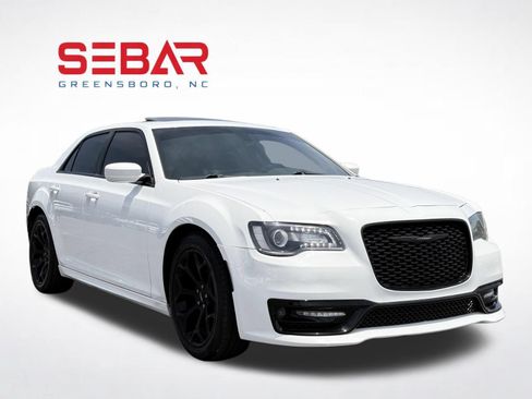Used 2019 Chrysler 300 S w/ S Model Appearance Package RWD image 7