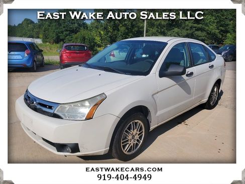 Used 2011 Ford Focus SE w/ 201A Rapid Spec Order Code FWD image 1