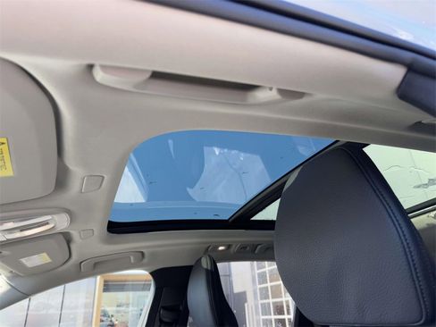 Certified 2025 Volvo XC60 B5 Plus image 17