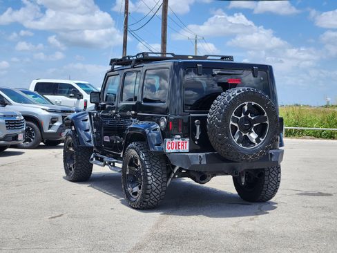 Used 2015 Jeep Wrangler Unlimited Sahara AWD/4WD image 5