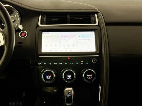 Used 2020 Jaguar E-PACE image 23