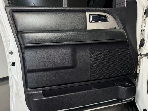 Used 2017 Ford Expedition XLT AWD/4WD image 13