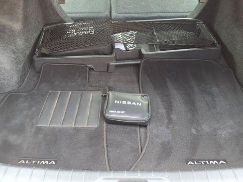 Used 2023 Nissan Altima 2.5 SL FWD image 32