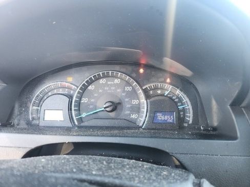 Used 2014 Toyota Camry XLE w/ Leather Package image 3