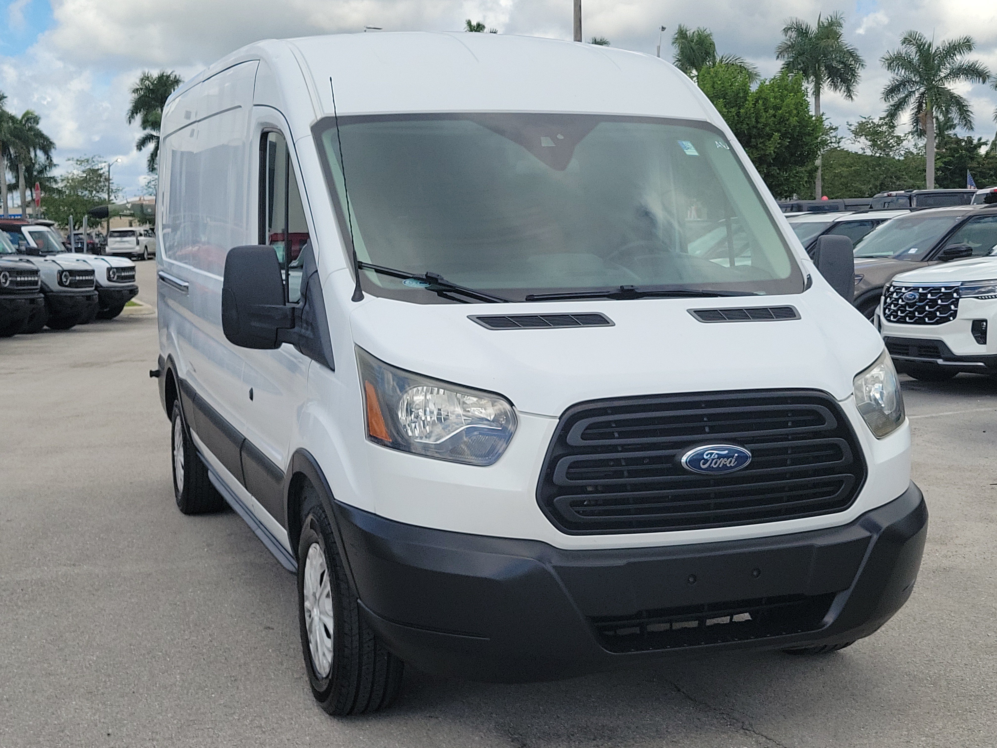 Used 2019 Ford Transit 250 148 Medium Roof w/ Interior Upgrade Package RWD image 3