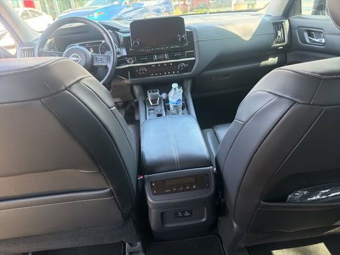 Certified 2022 Nissan Pathfinder SL image 11
