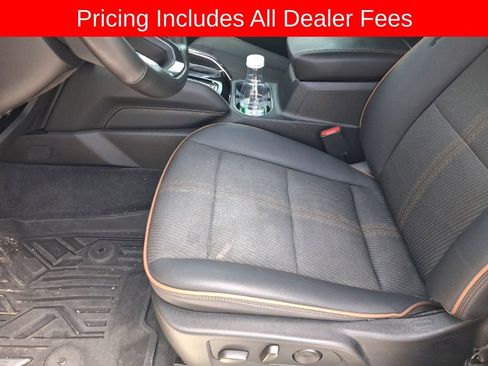 Used 2024 GMC Canyon AT4 w/ Technology Package AWD/4WD image 8
