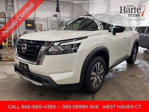 Certified 2024 Nissan Pathfinder SL AWD/4WD image 1