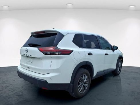 Used 2024 Nissan Rogue S FWD image 13