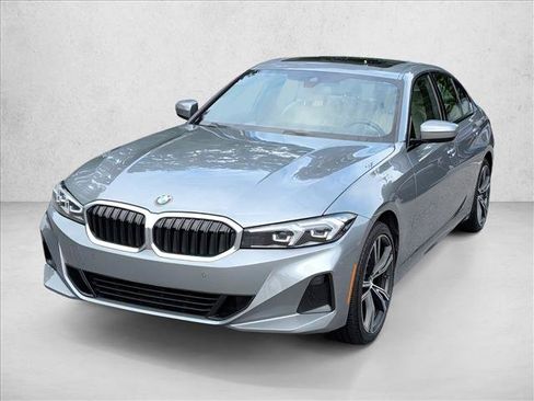 Used 2023 BMW 330i xDrive Sedan w/ Premium Package AWD/4WD image 29
